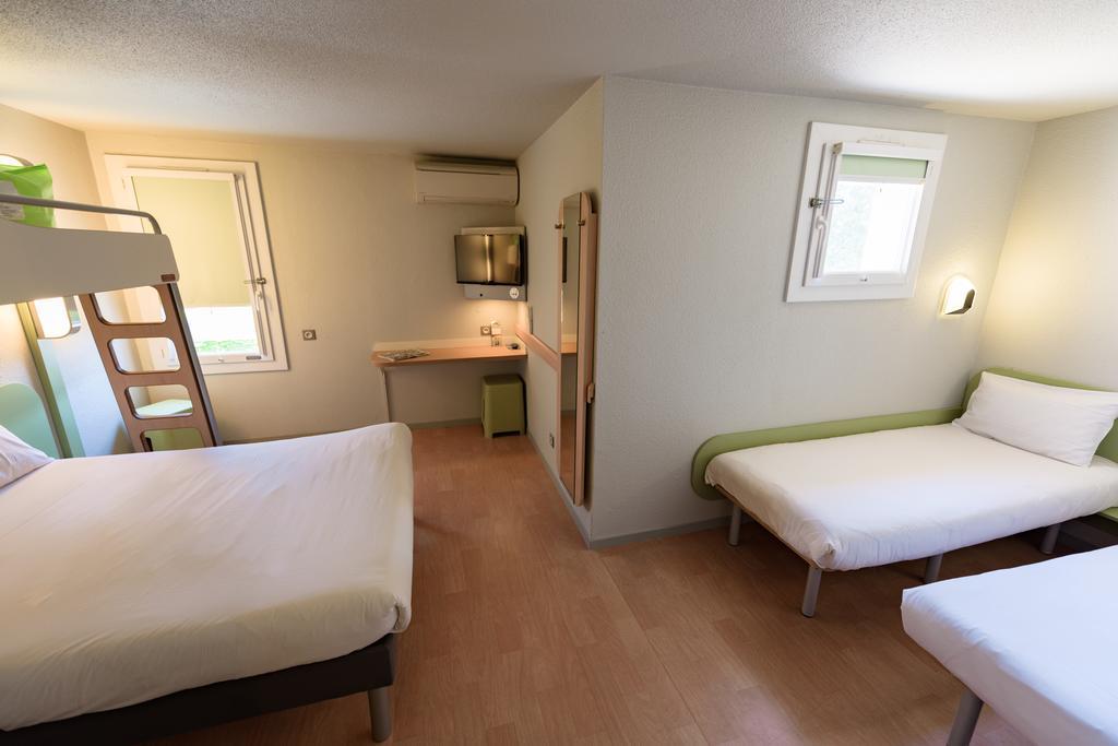 Ibis Budget Bollene Bagian luar foto