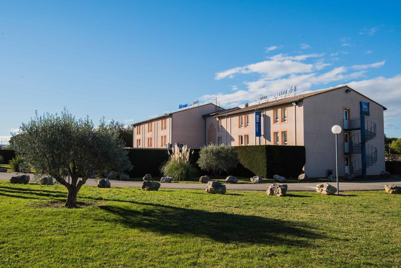 Ibis Budget Bollene Bagian luar foto
