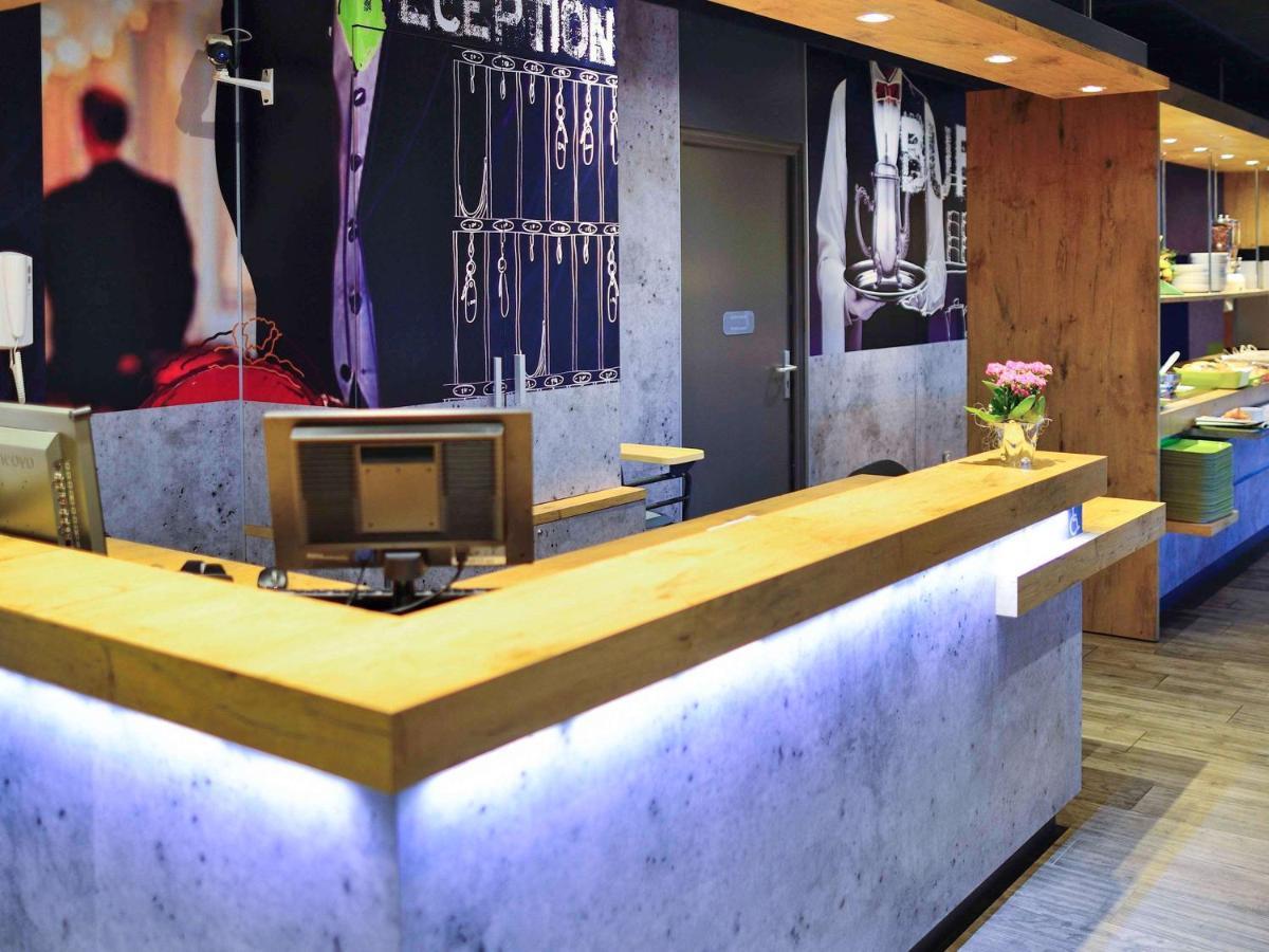 Ibis Budget Bollene Bagian luar foto